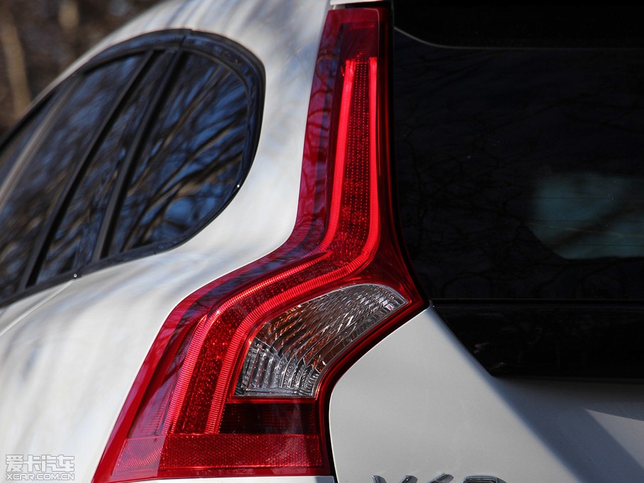 2016V60 Cross Country Ͱ