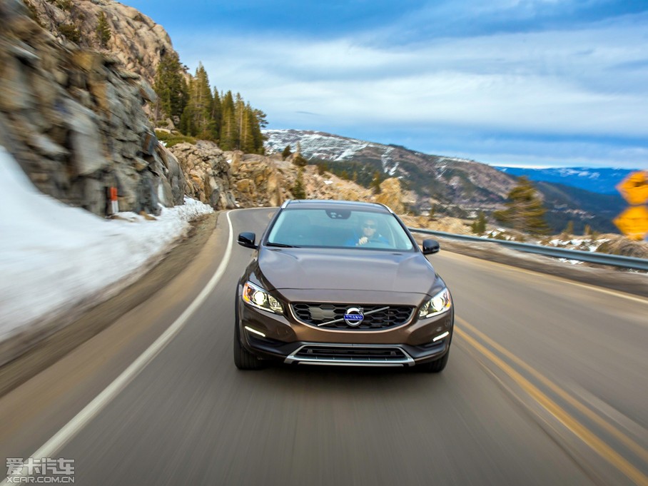 2016V60 Cross Country Ͱ