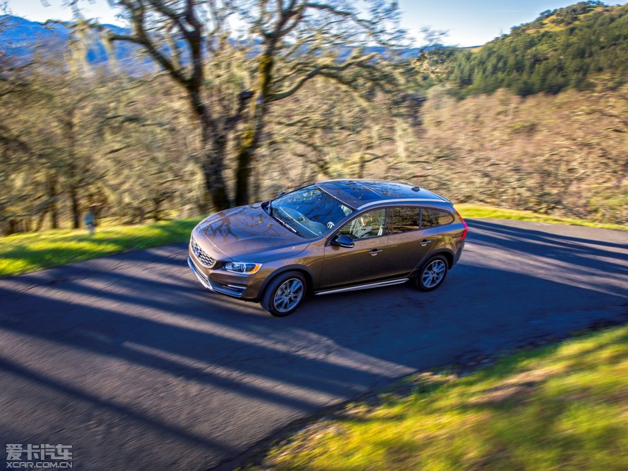 2016V60 Cross Country Ͱ