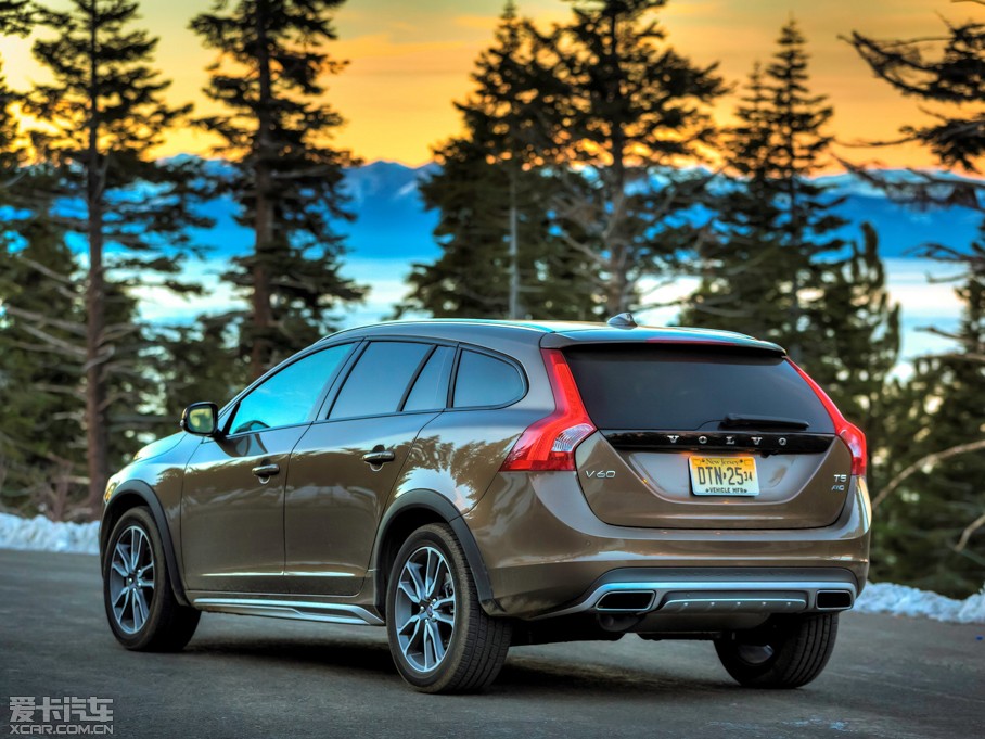2016V60 Cross Country Ͱ