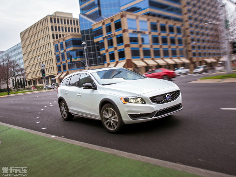 2016V60 Cross Country Ͱ