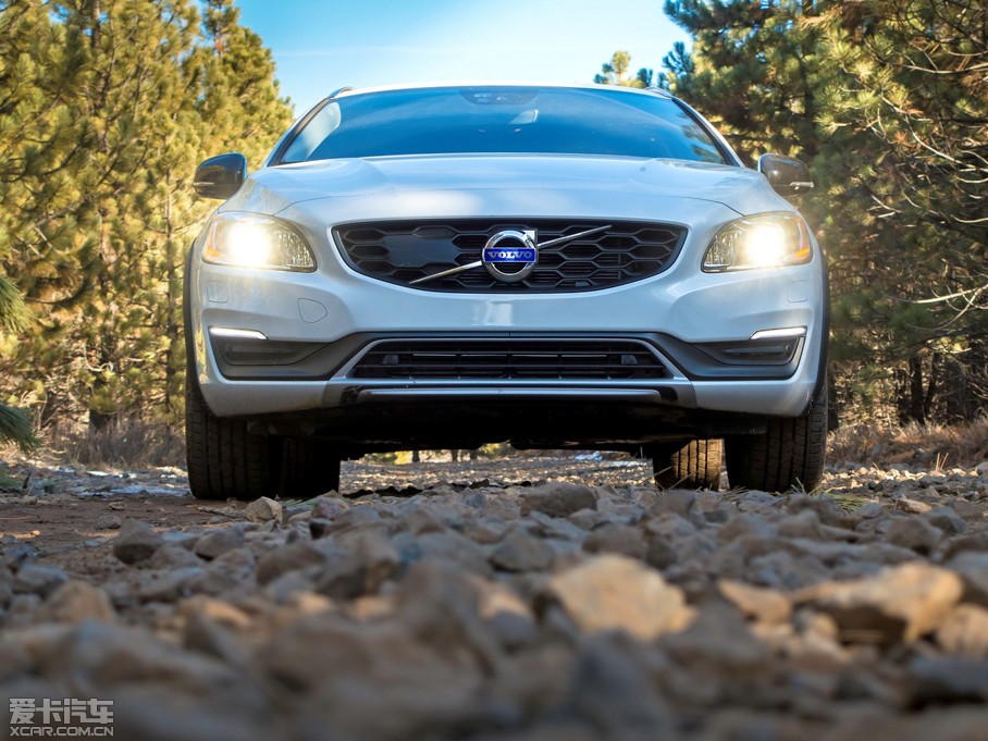 2016V60 Cross Country Ͱ