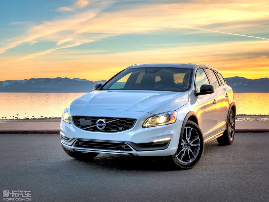 2016V60 Cross Country Ͱ