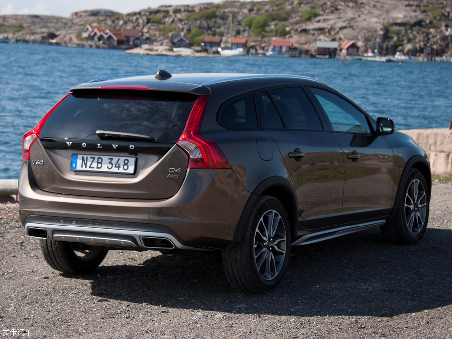 2016V60 Cross Country Ͱ