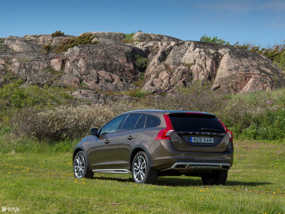 2016V60 Cross Country Ͱ