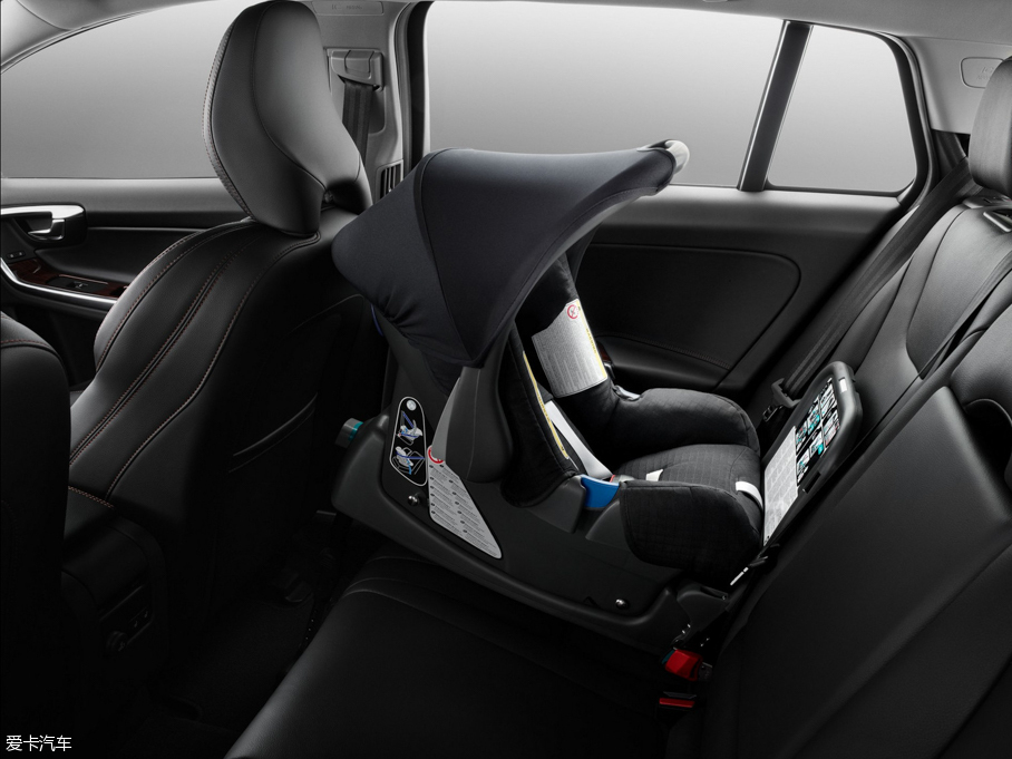 2016V60 Cross Country Ͱ