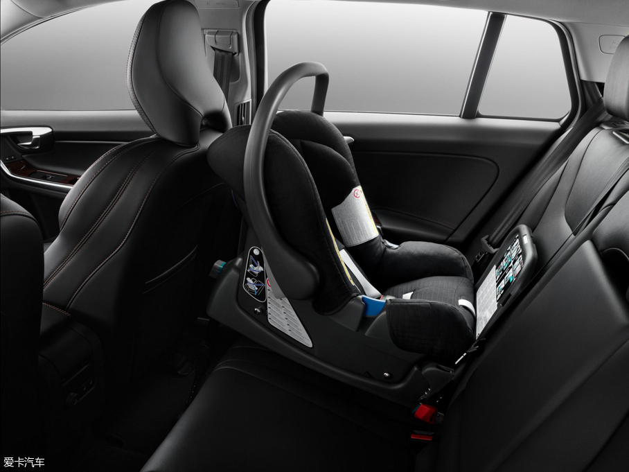 2016V60 Cross Country Ͱ