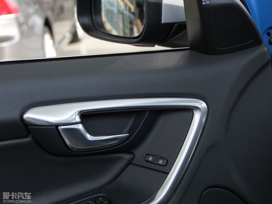 2015���֠���S60(�M��) 2.0T T5 �����\�Ӱ�