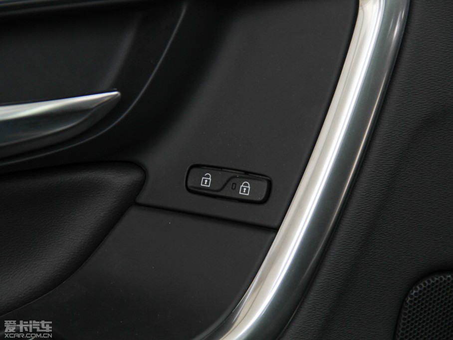 2015���֠���S60(�M��) 2.0T T5 �����\�Ӱ�