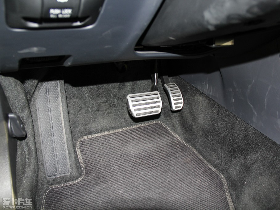 2015���֠���S60(�M��) 2.0T T5 �����\�Ӱ�