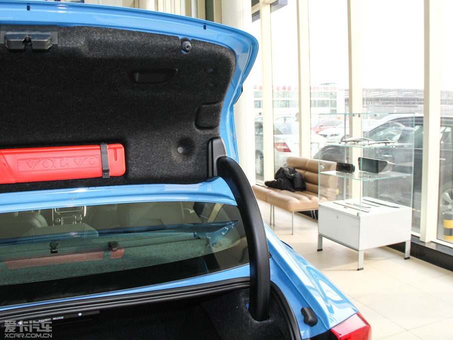 2015���֠���S60(�M��) 2.0T T5 �����\�Ӱ�