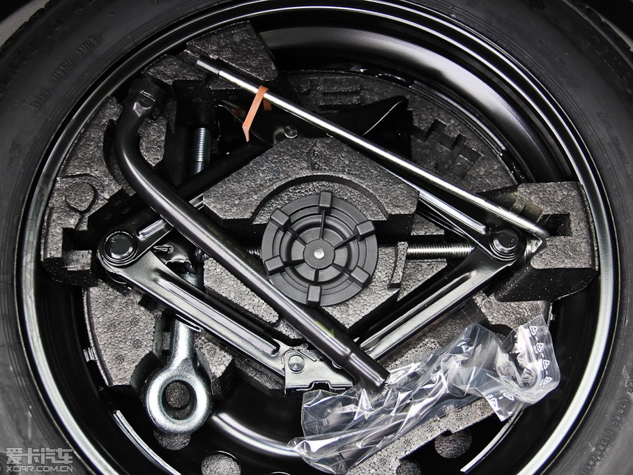 2015���֠���V40 1.6T ���ݰ�