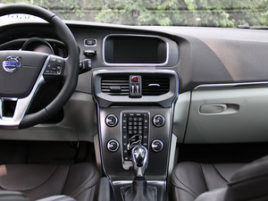 2015款1.6T 智雅版 中控台