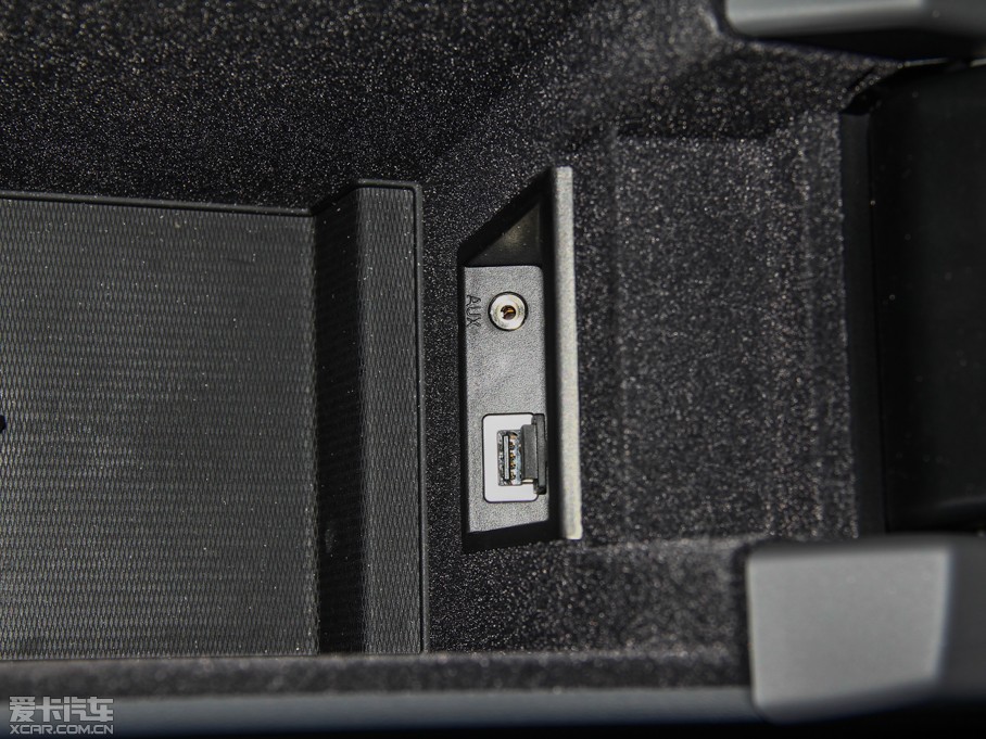 2015֠XC60(M) 2.0T T5 Ű