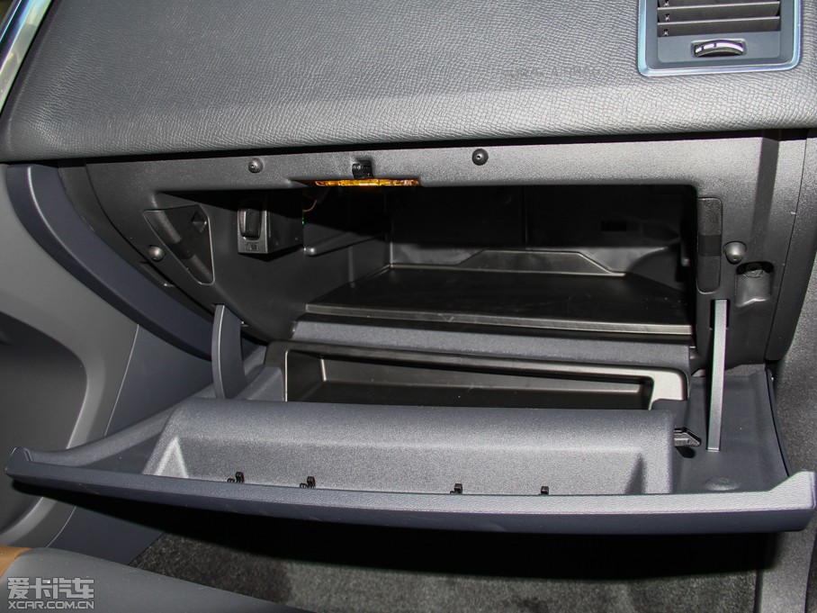 2015֠XC60(M) 2.0T T5 Ű