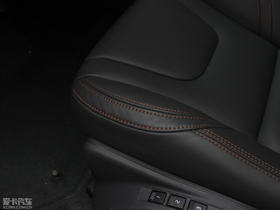 2015֠XC60(M) 3.0T T6 ݰ