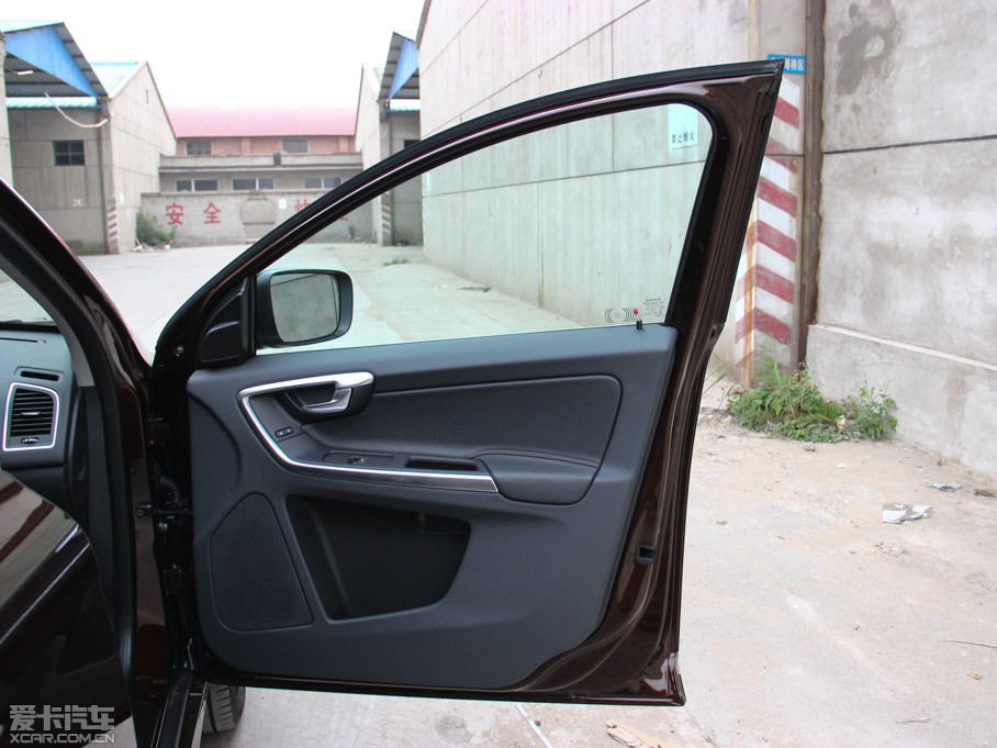 2015֠XC60(M) 3.0T T6 ݰ