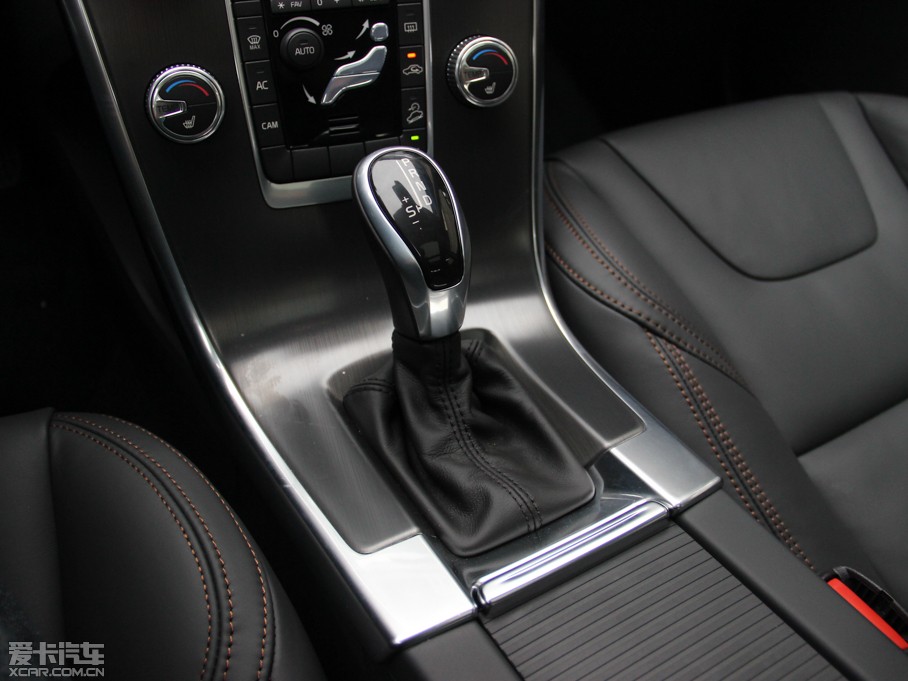 2015���֠���XC60(�M��) 3.0T T6 ���ݰ�