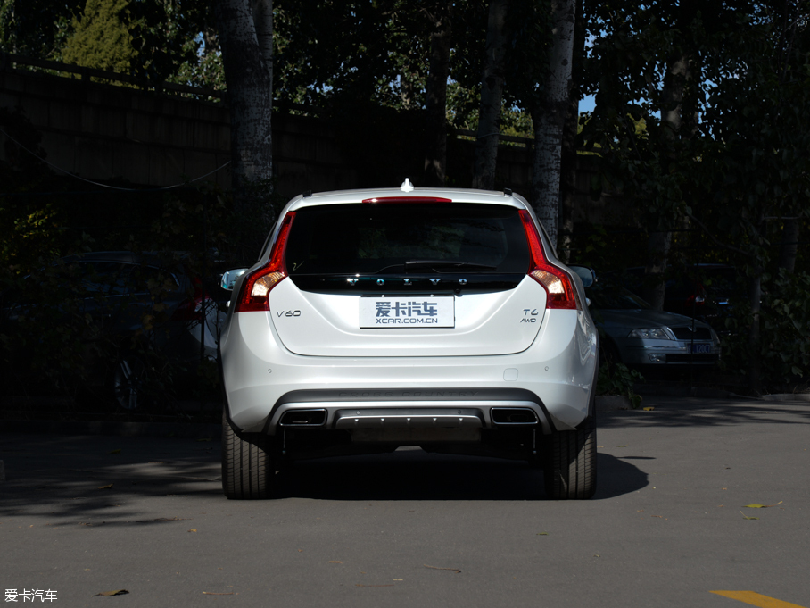 2016V60 Cross Country 2.5T T6 AWD