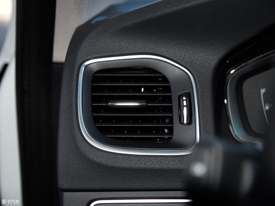 2016V60 Cross Country 2.5T T6 AWD