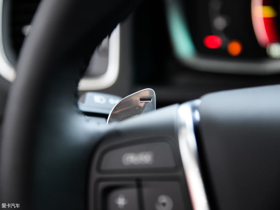 2016V60 Cross Country 2.5T T6 AWD