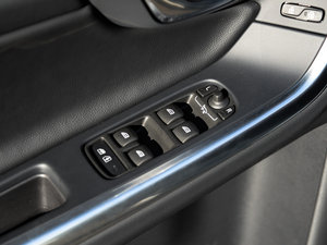 20162.5T T6 AWD п؅^