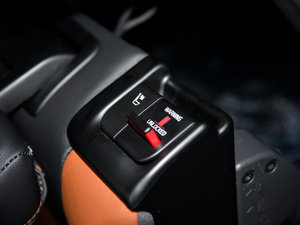 20162.5T T6 AWD п؅^