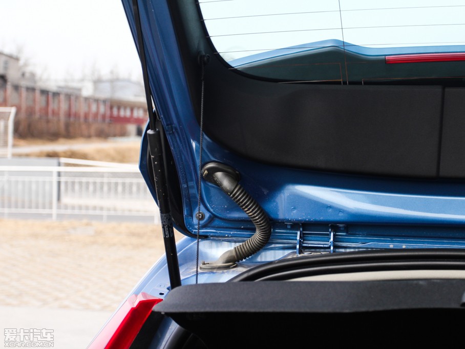 2015V40 Cross Country 2.0T T5 Ű