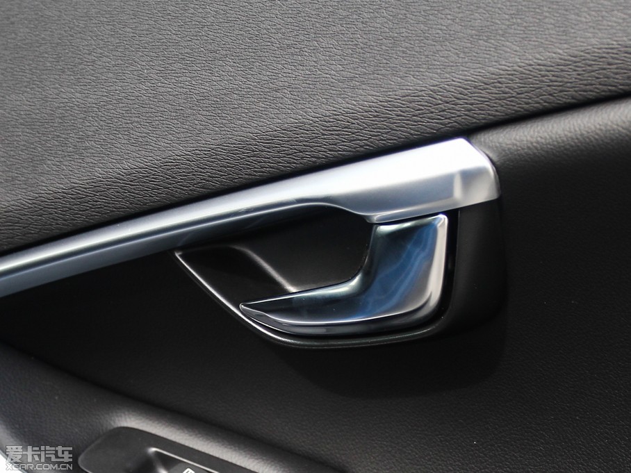 2015V40 Cross Country 2.0T T5 Ű