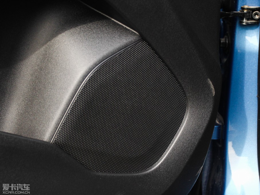 2015V40 Cross Country 2.0T T5 Ű