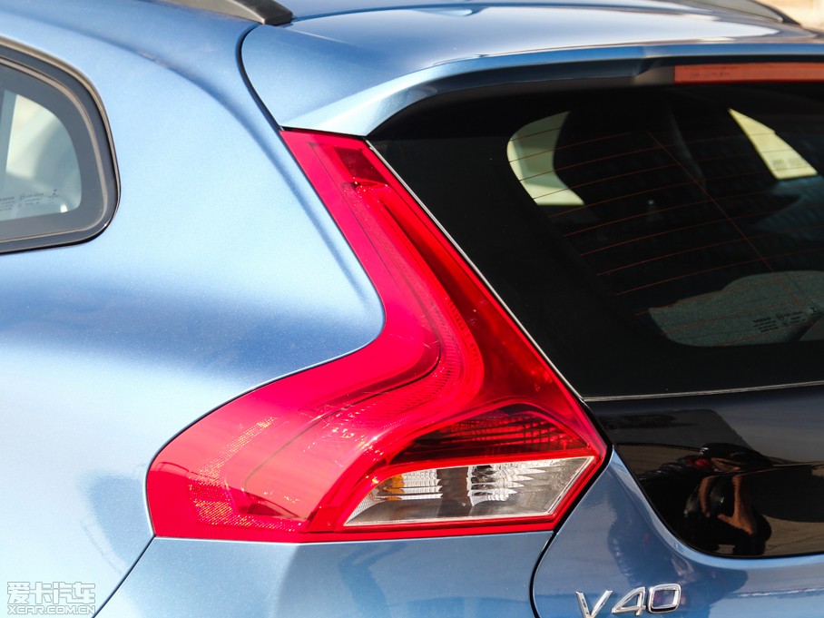 2015V40 Cross Country 2.0T T5 Ű