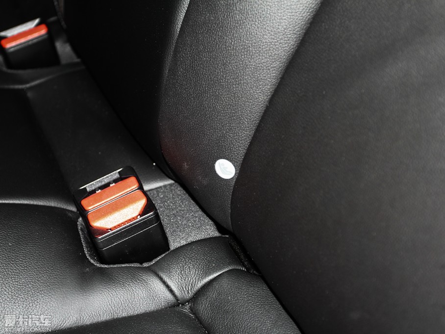 2015V40 Cross Country 2.0T T5 Ű