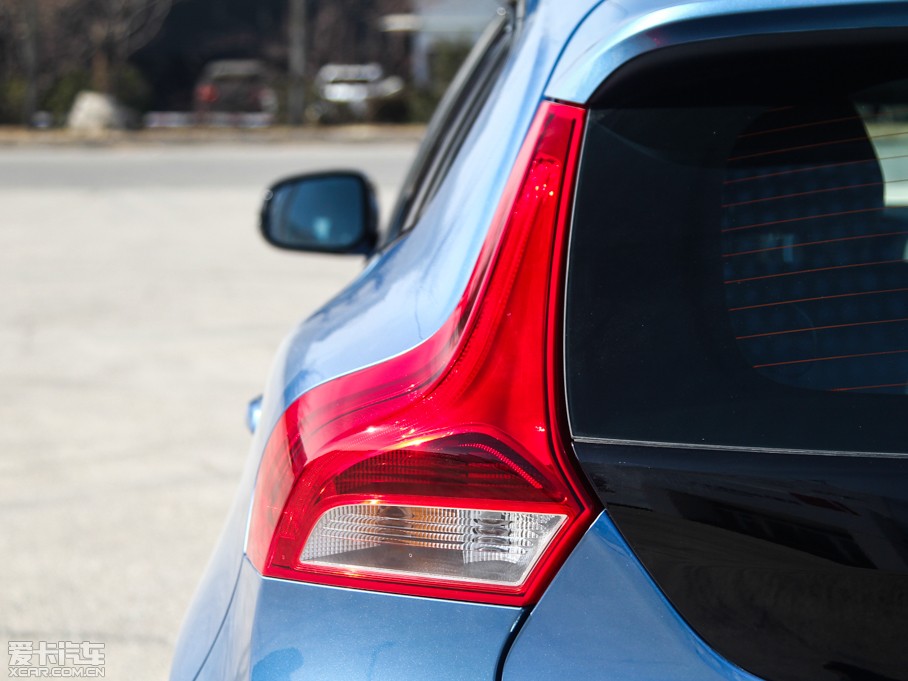 2015V40 Cross Country 2.0T T5 (q)Ű