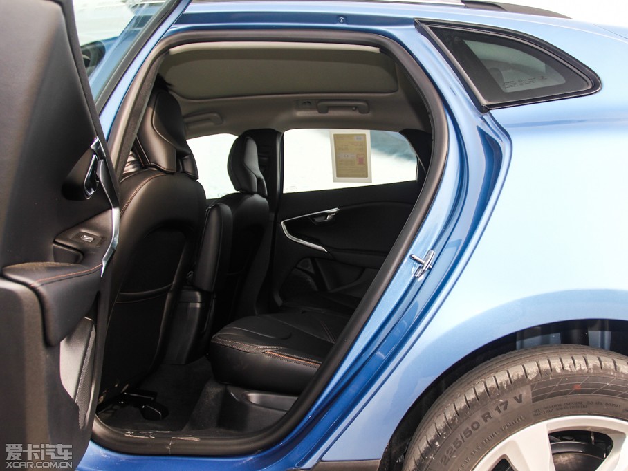 2015V40 Cross Country 2.0T T5 Ű