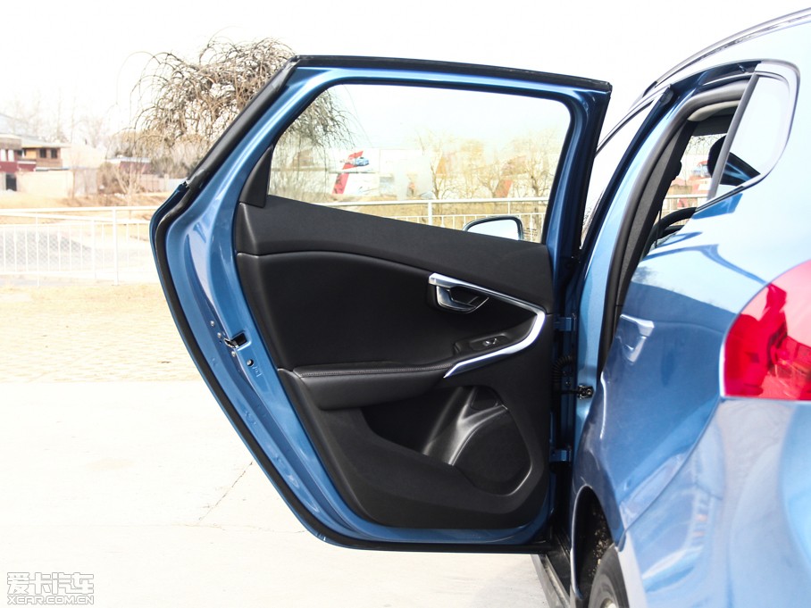 2015��V40 Cross Country 2.0T T5 ������Ű�