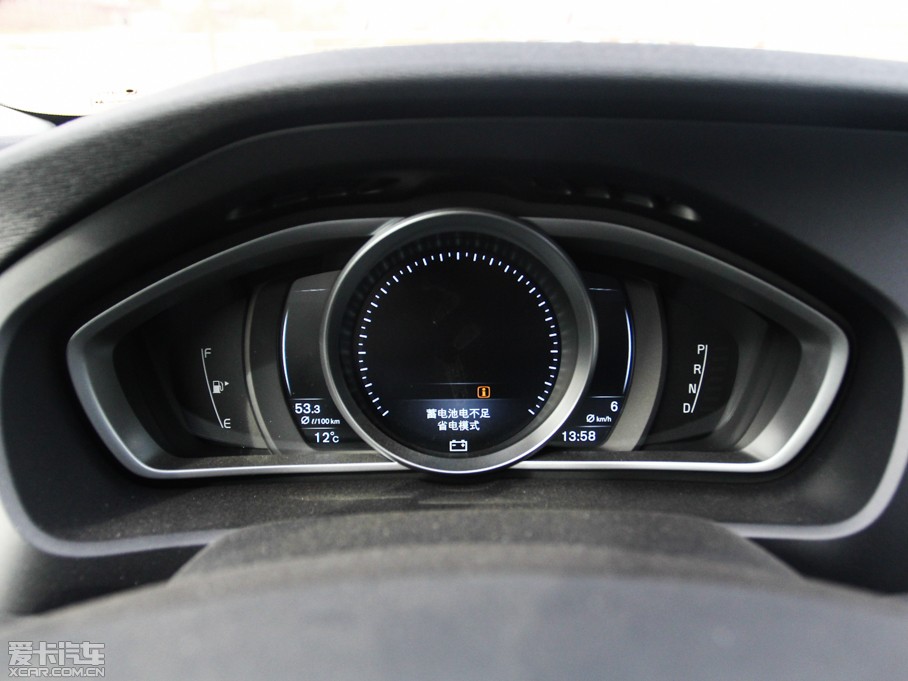 2015V40 Cross Country 2.0T T5 (q)Ű