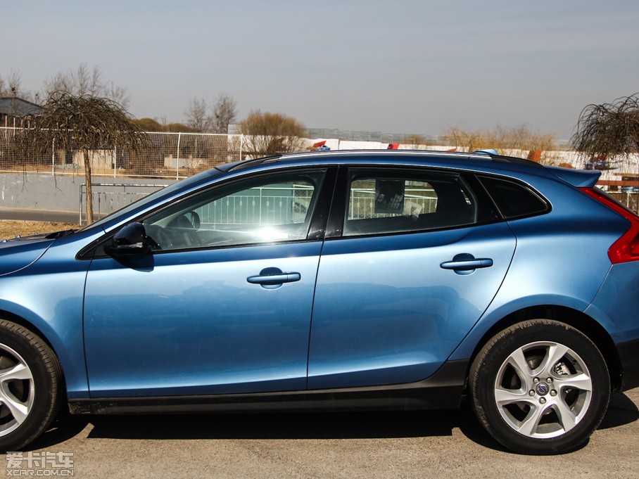 2015V40 Cross Country 2.0T T5 Ű