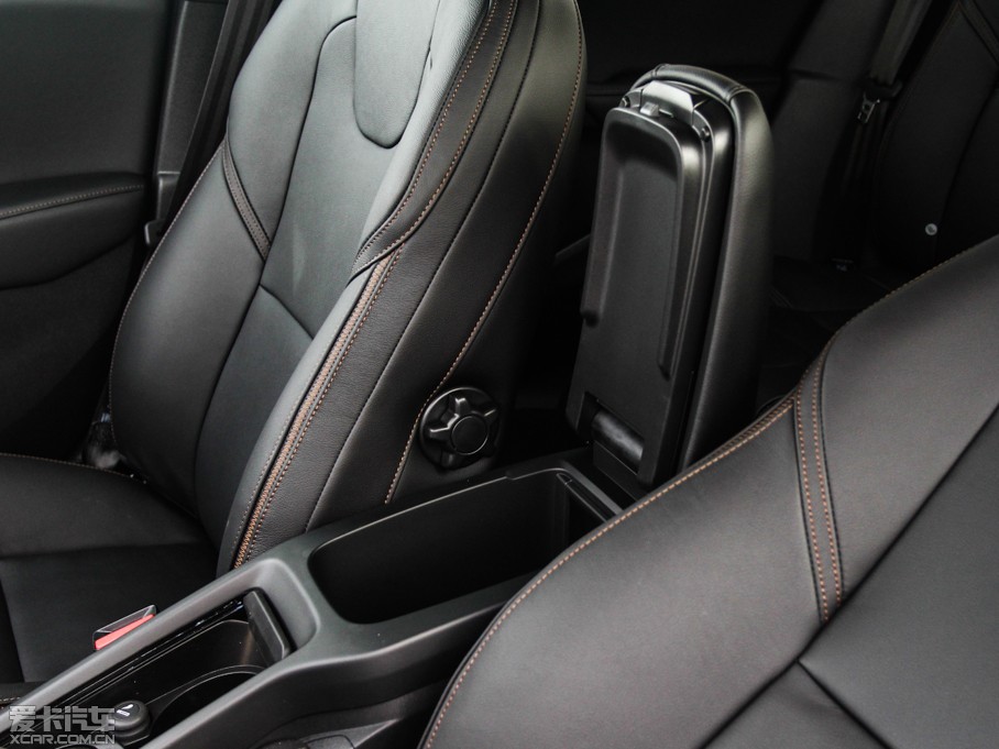 2015V40 Cross Country 2.0T T5 Ű