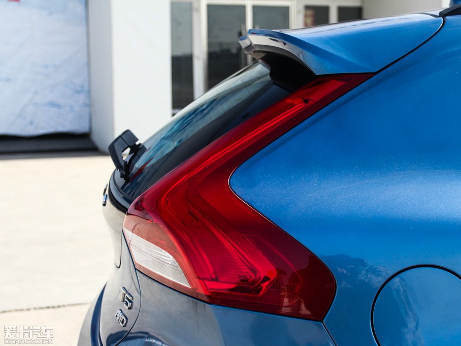 2015V40 Cross Country 2.0T T5 Ű