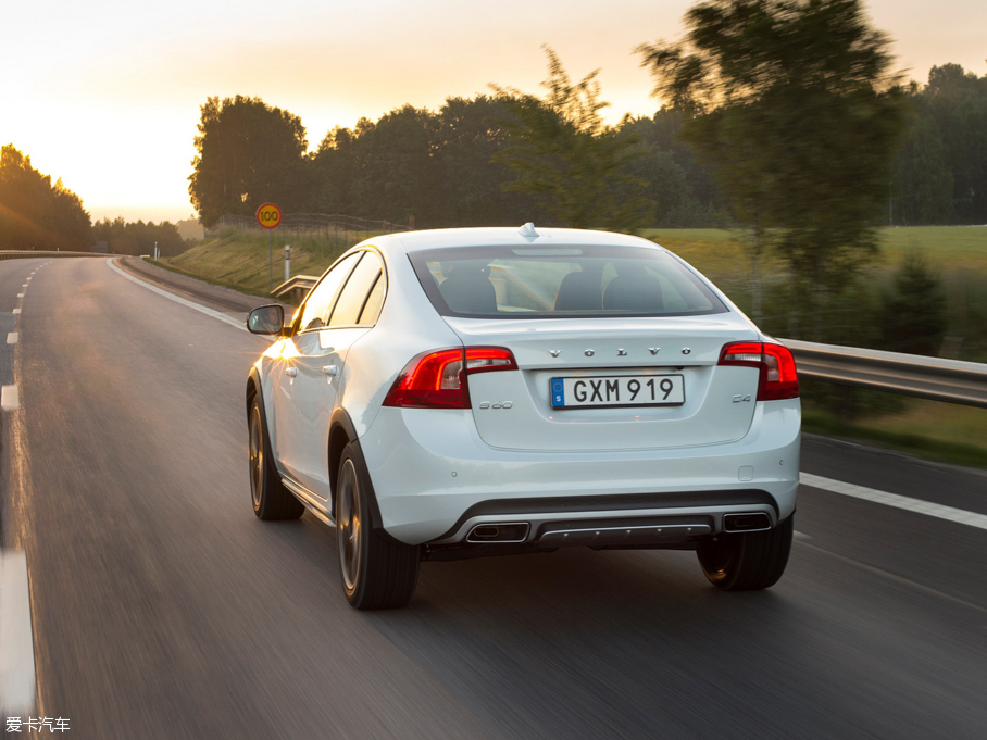 2015��S60 Cross Country ������