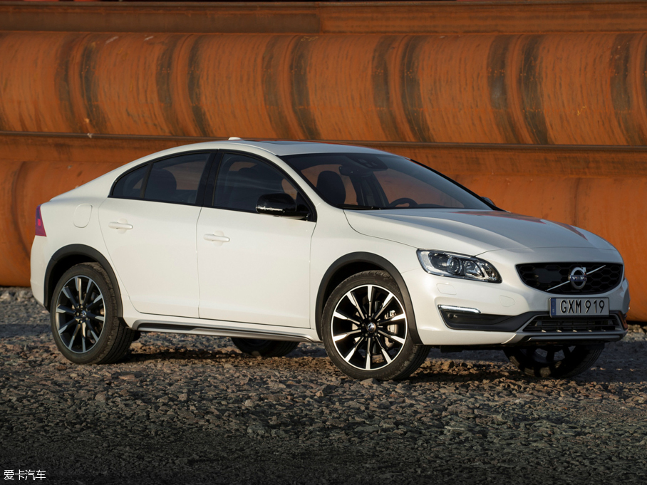 2015��S60 Cross Country ������
