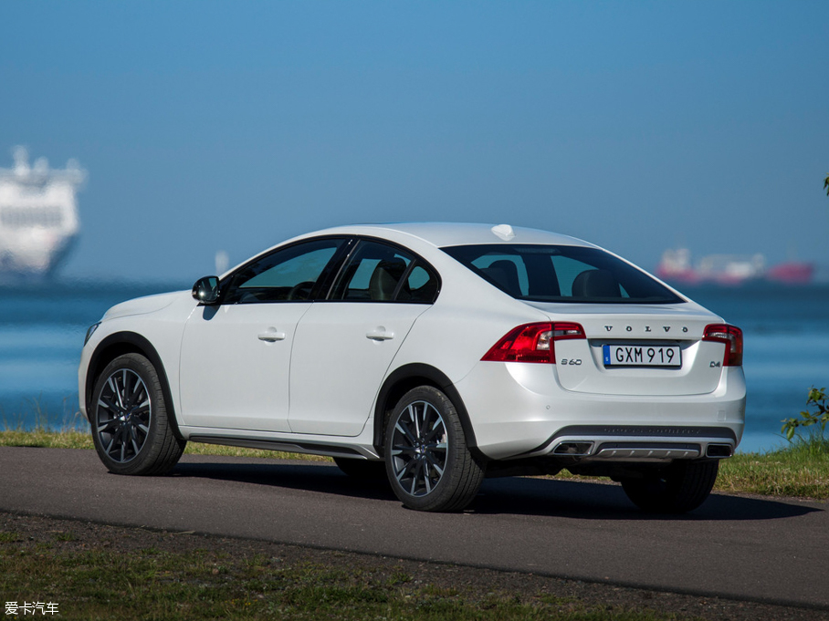 2015��S60 Cross Country ������