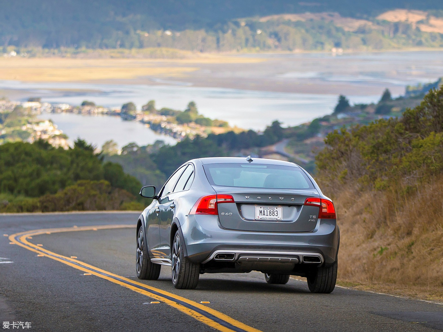 2015S60 Cross Country 