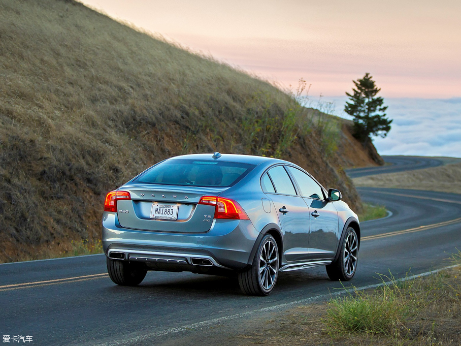 2015��S60 Cross Country ������