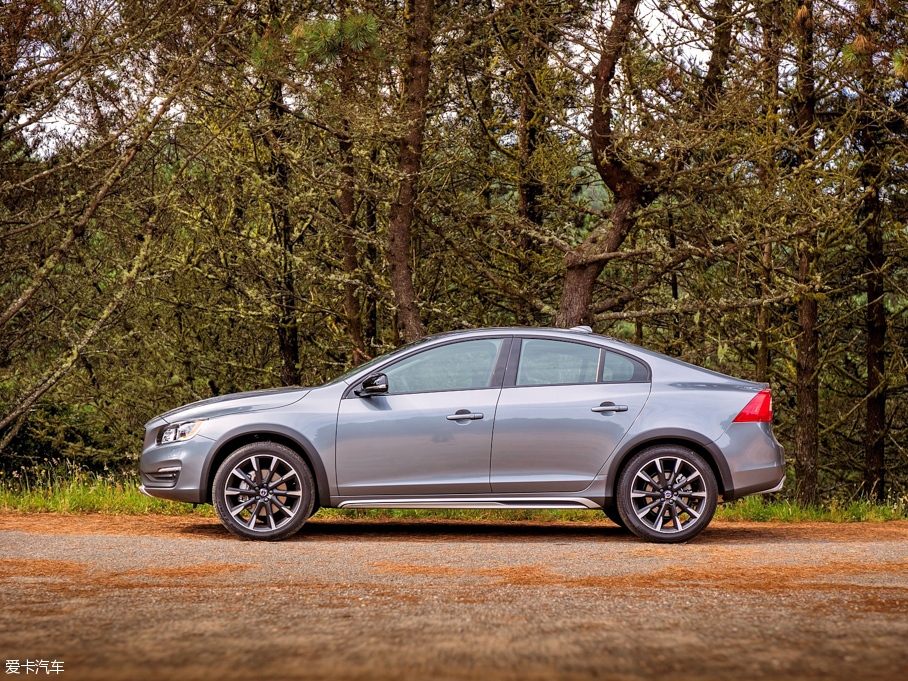 2015S60 Cross Country 