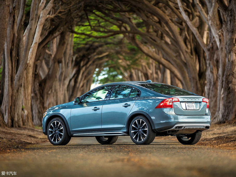 2015S60 Cross Country 