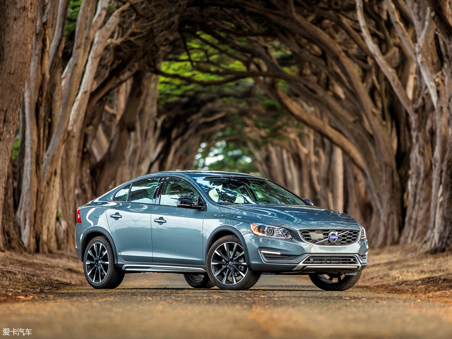 2015S60 Cross Country 