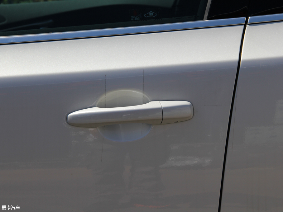 2016���֠���V40 2.0T T4 ���Ű�