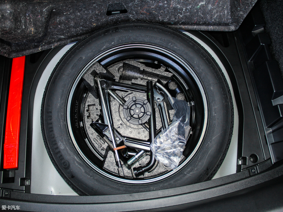 2016���֠���V40 2.0T T4 ���Ű�