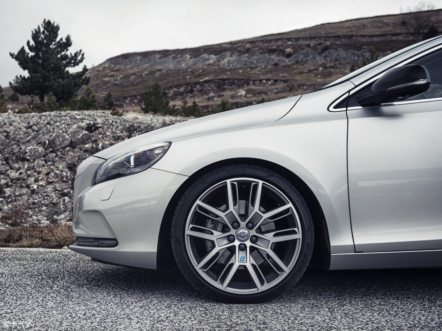 2016���֠���V40 Polestar�����׼���